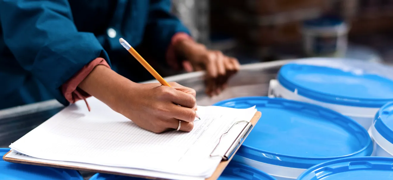 The manual processing of documents by a production floor employee is one of the stages in the automation of documentation in manufacturing.
